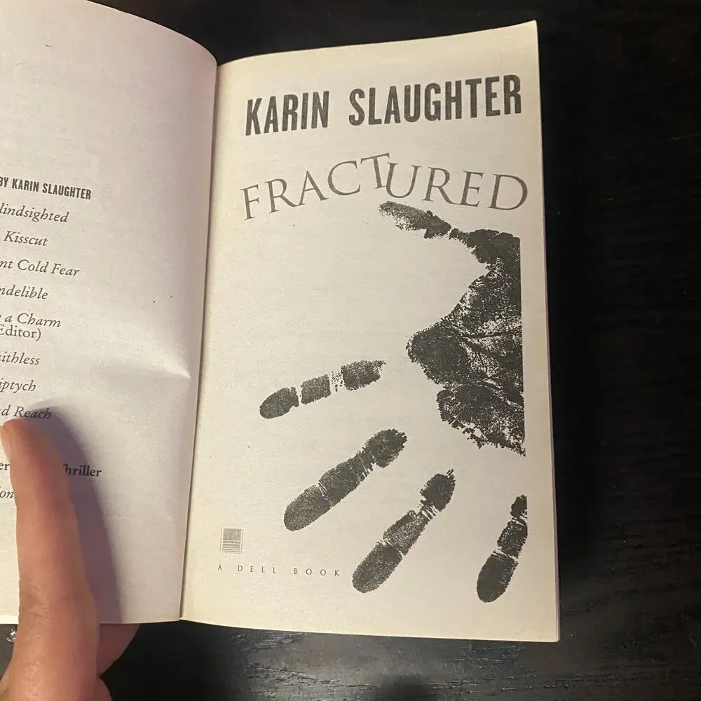 Fractured : A Novel by Karin Slaughter (2009, Mass Market)
